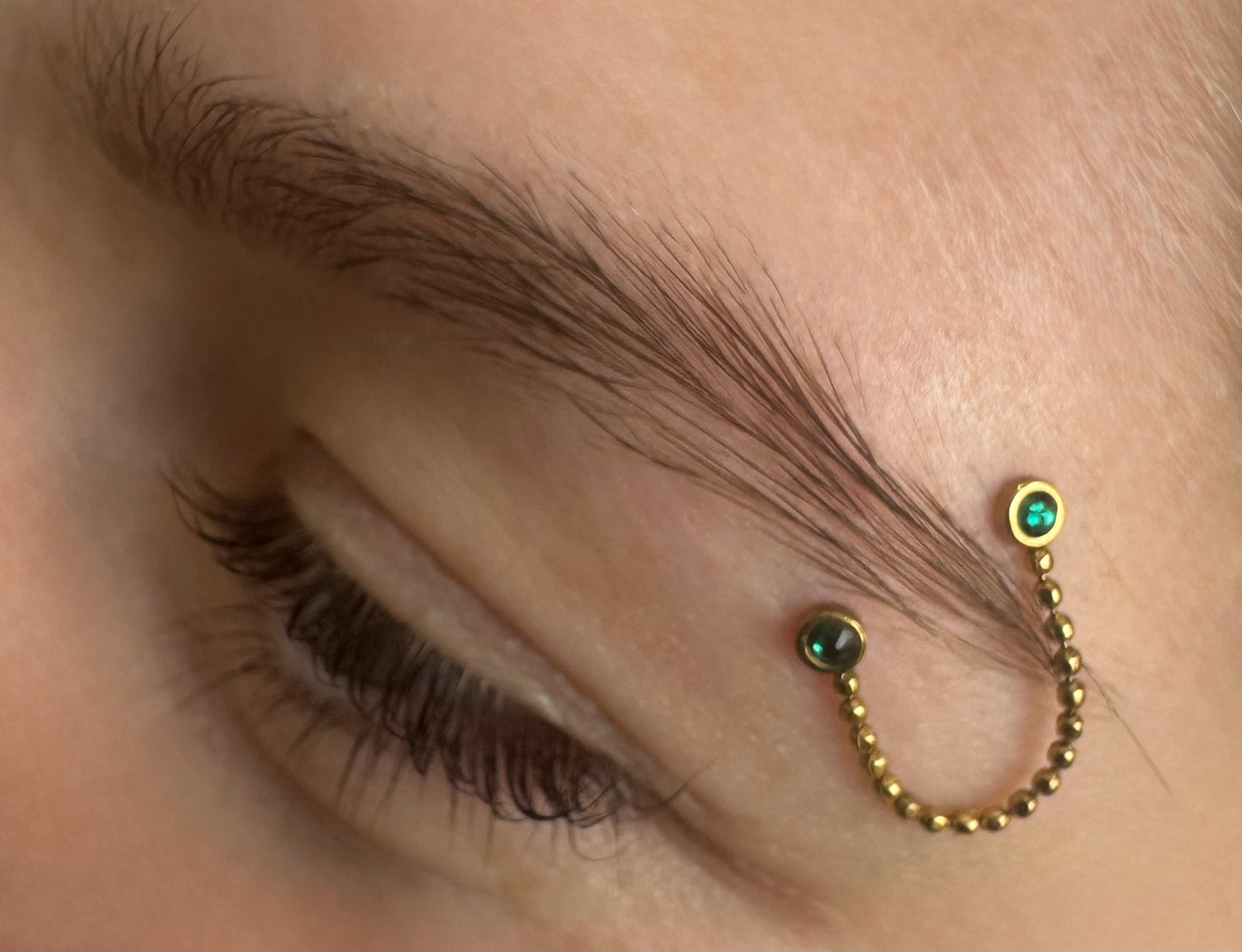 Classic Luna - Discover the choices - Luna Green Gold Glow on model