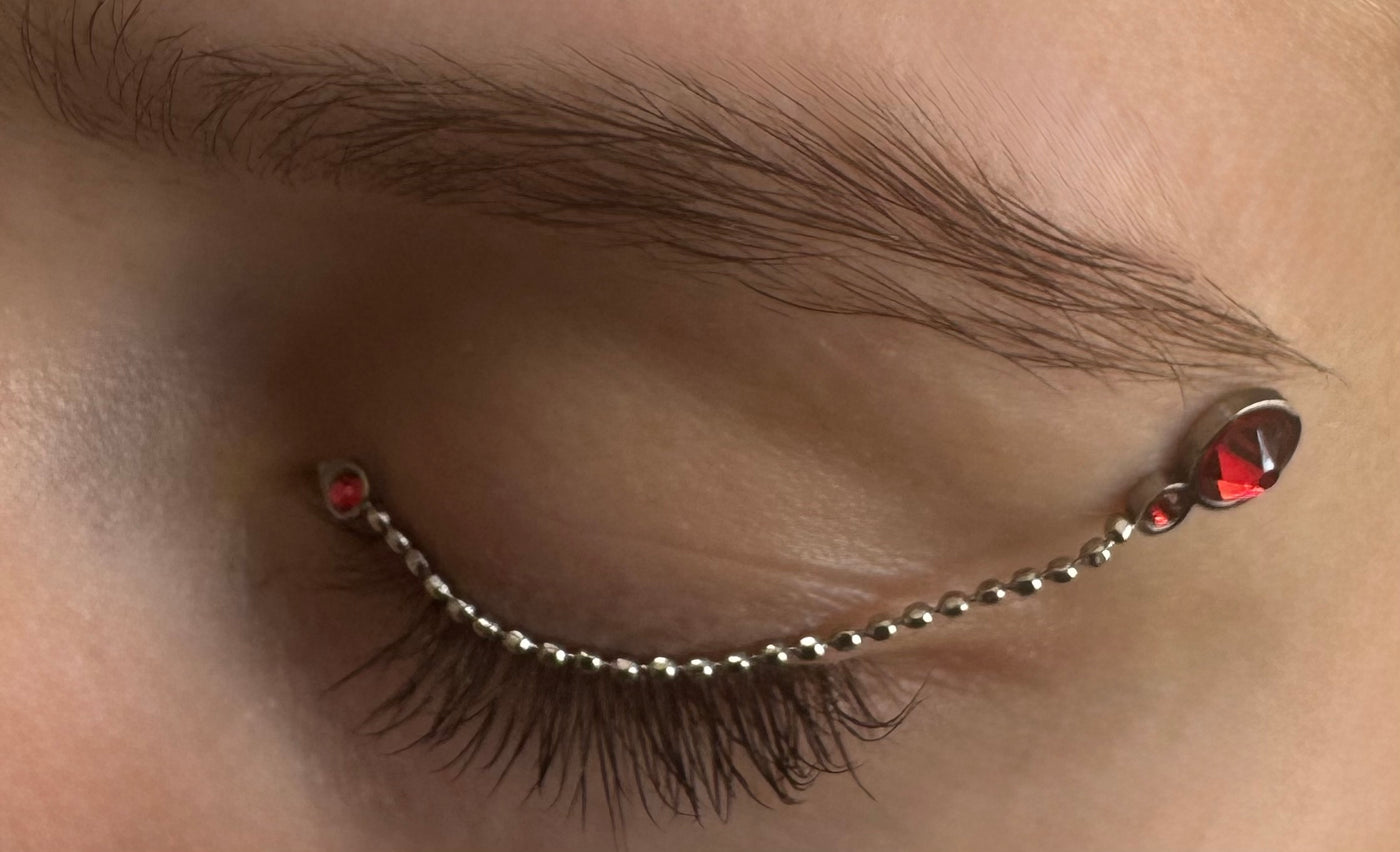 Classic Misty - Discover the choices - Misty Red Silver Shimmer on model