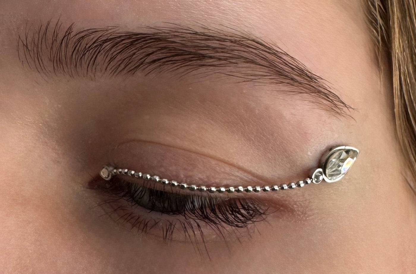 Classic Skye - Discover the choices - Skye Crystal Silver Shimmer on model